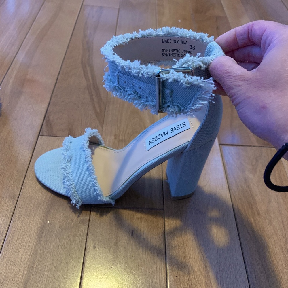 Steve Madden Jean heels never worn.